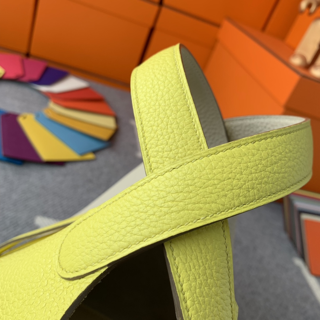 에르메스 피코탄18 화이트 라이트그린 은장 끌레망스가죽